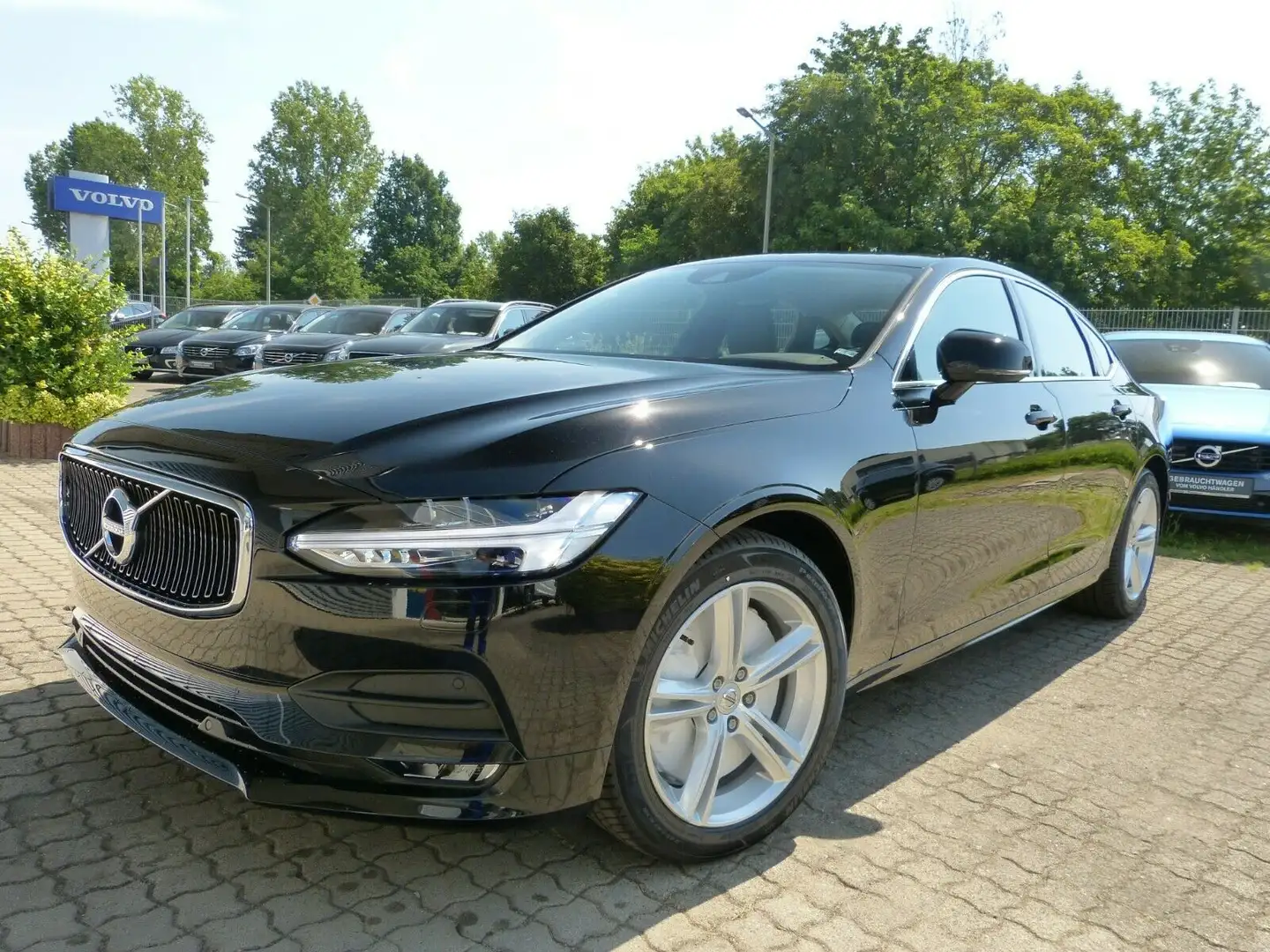 Volvo S90 S 90 T4 Autom. Momentum*Business*Licht* Schwarz - 2