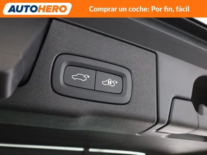 Volvo XC60 2022, foto 22