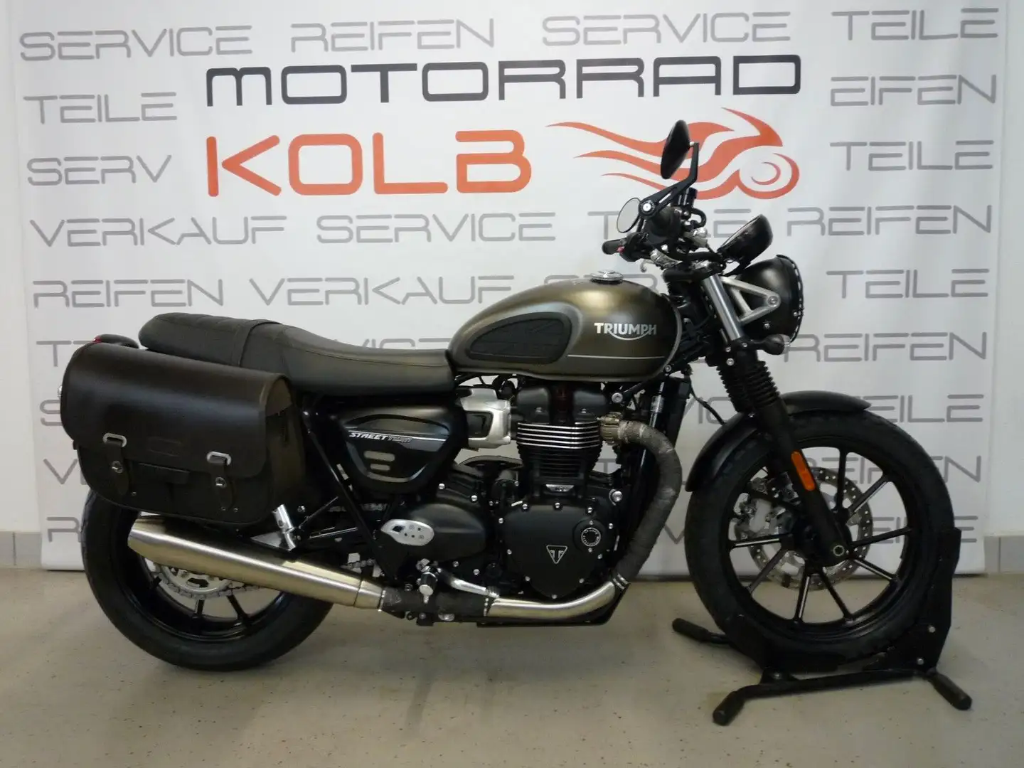 Triumph Street Twin 900 Gri - 1