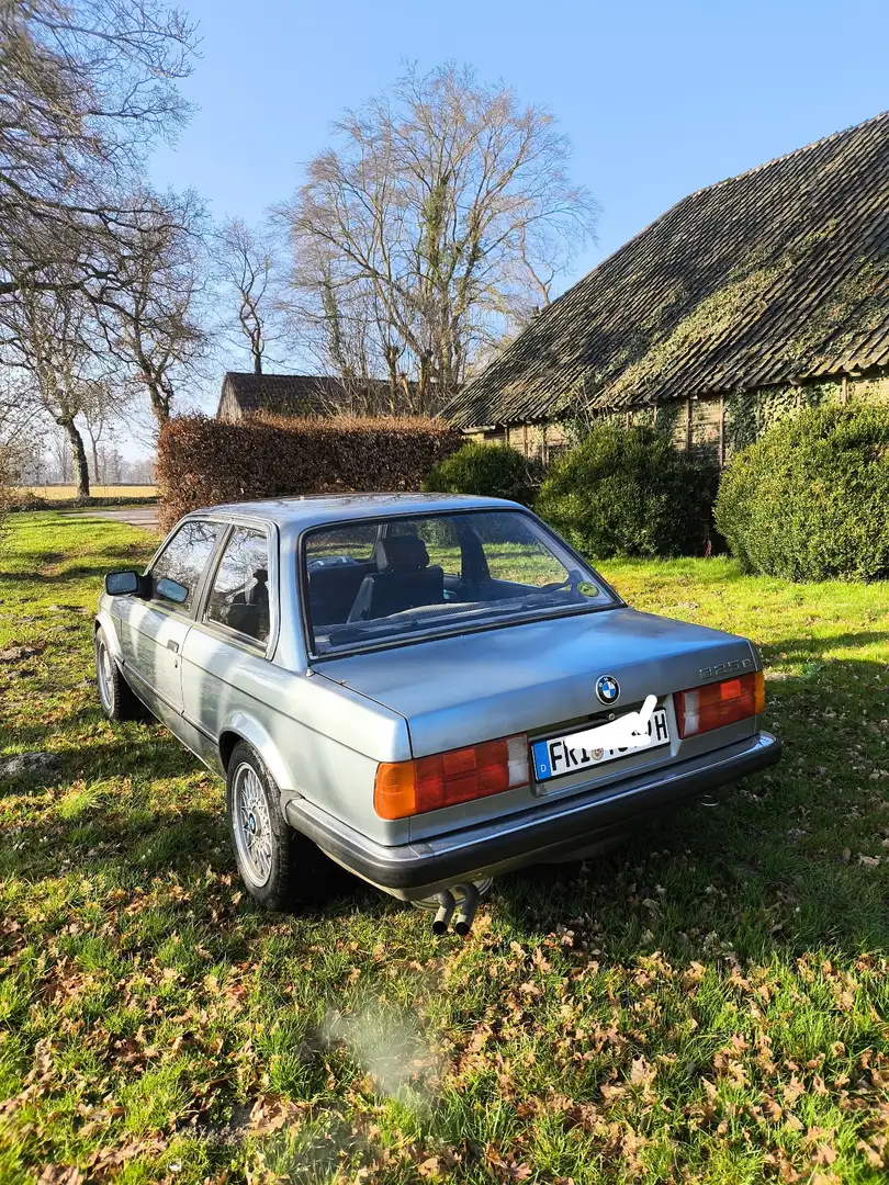 BMW 325 325e - 2
