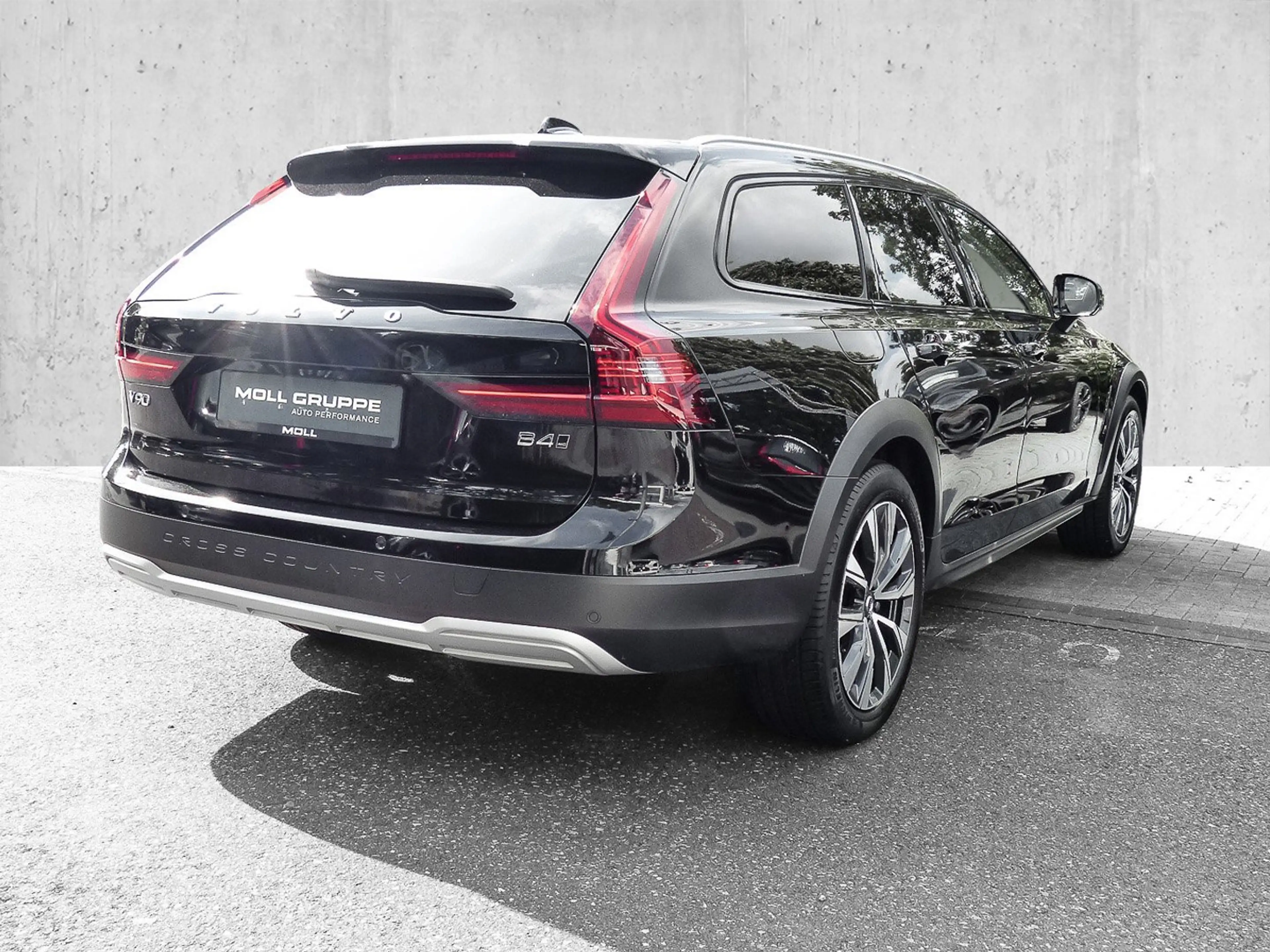 Volvo V90 Cross Country B4 AWD Plus Plus AWD — photo 3