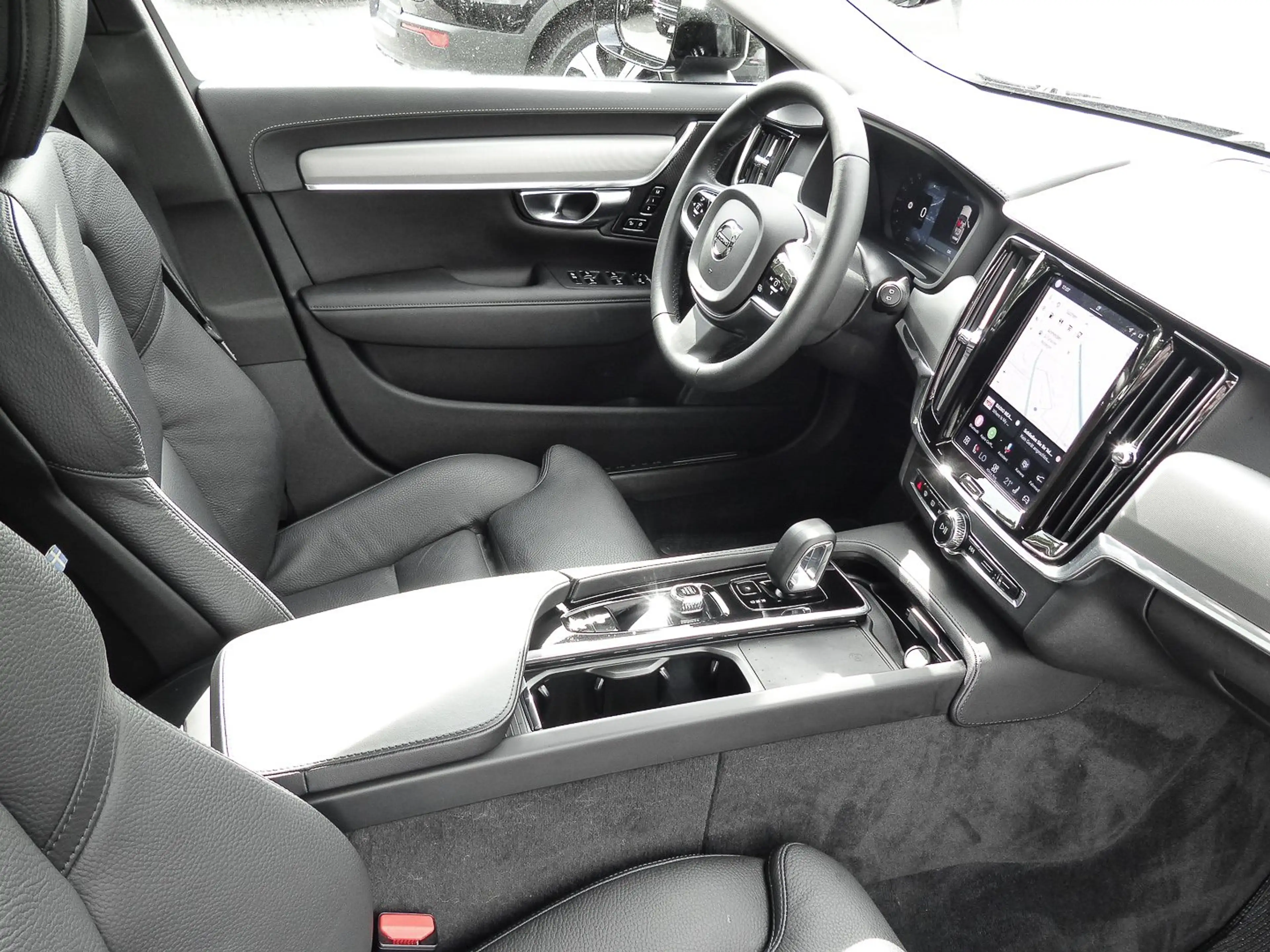 Volvo V90 Cross Country B4 AWD Plus Plus AWD — photo 8