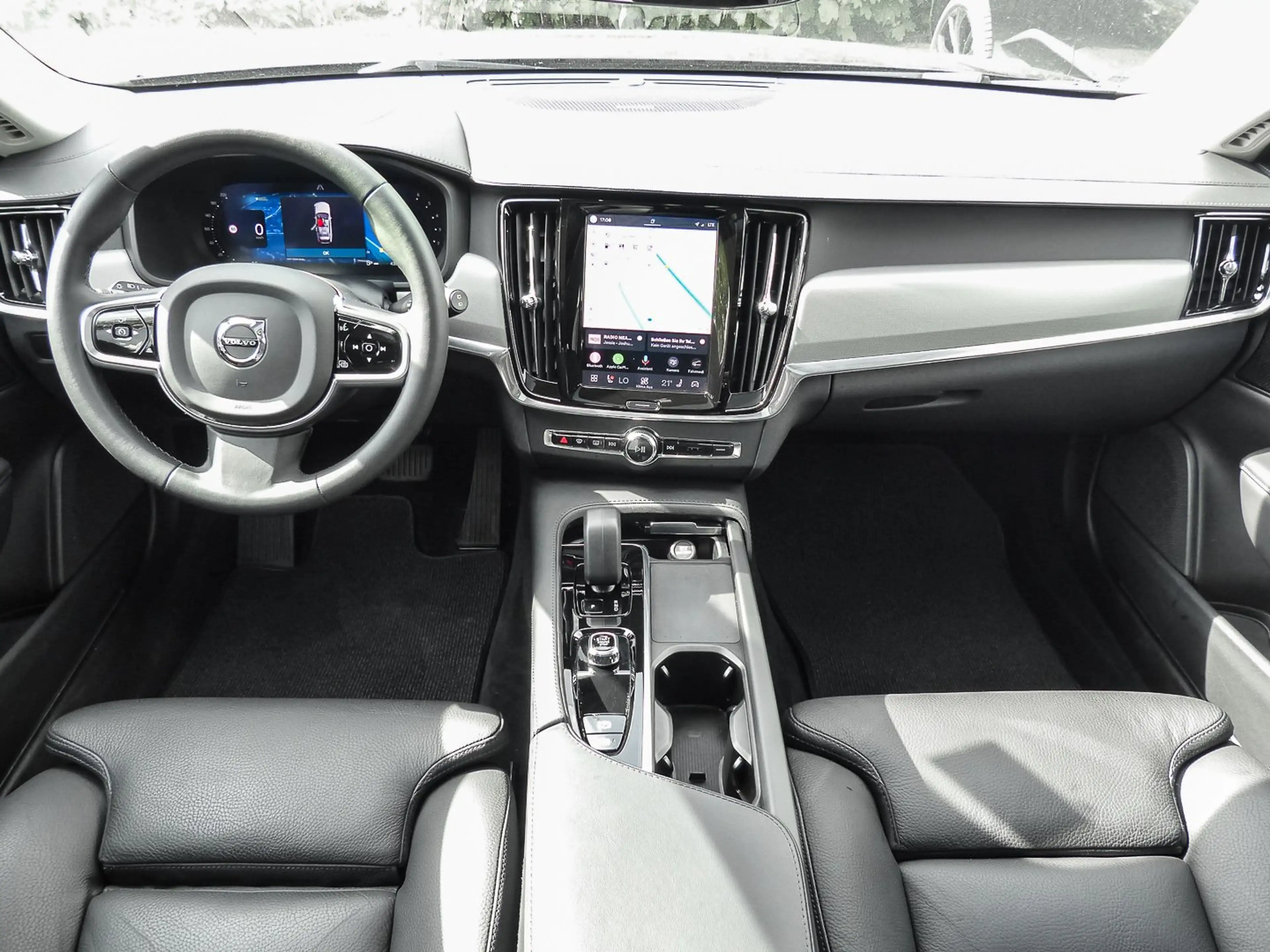 Volvo V90 Cross Country B4 AWD Plus Plus AWD — photo 10