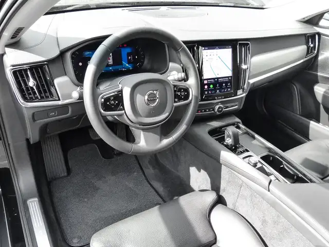 Volvo V90 Cross Country view 9