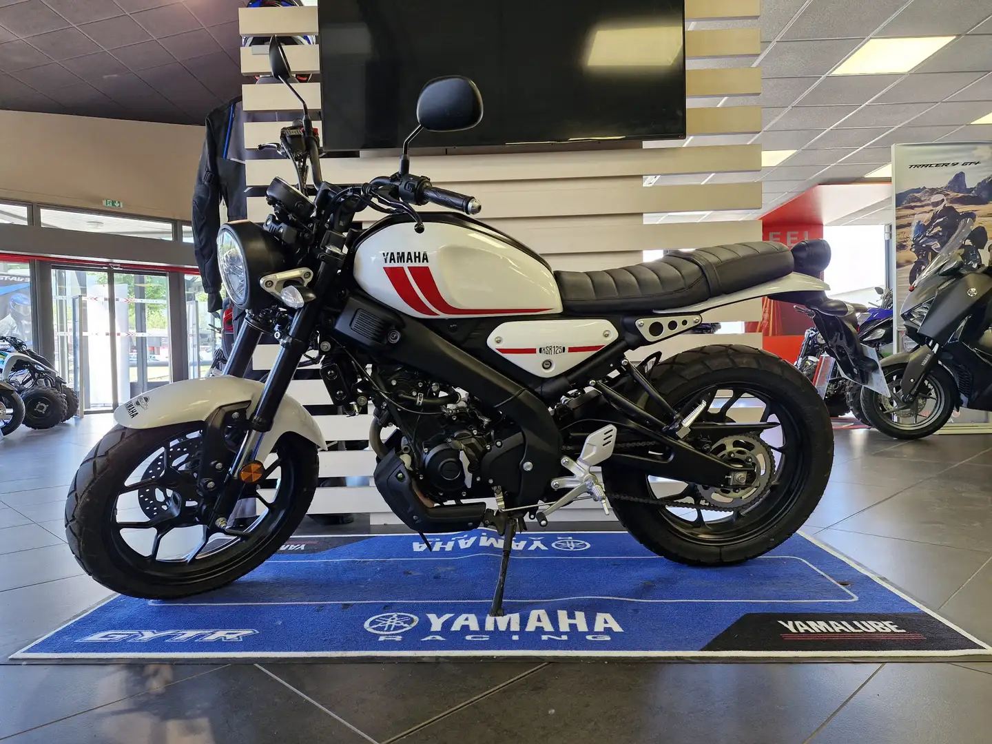Yamaha XSR 125 White - 2