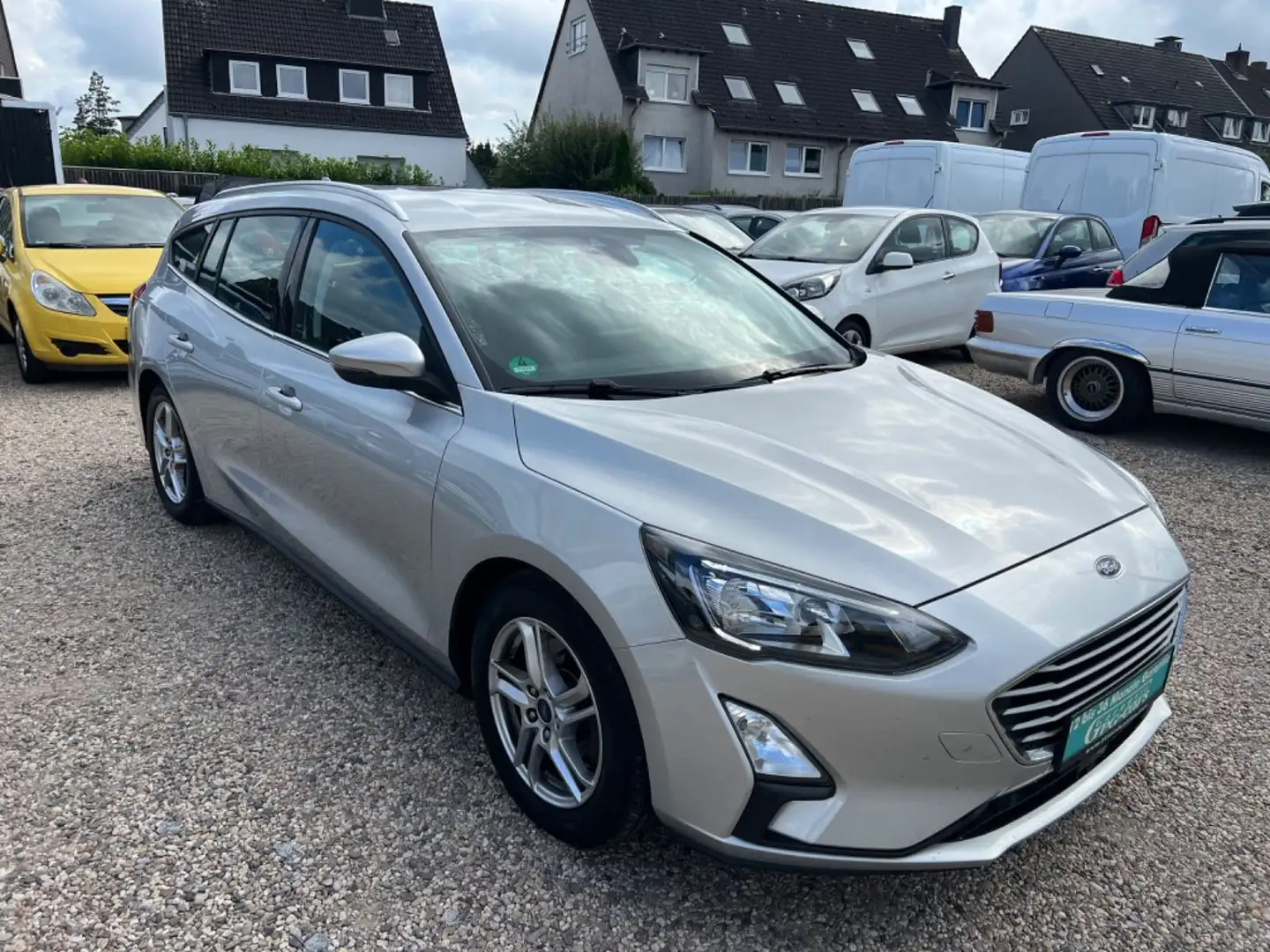Ford Focus Turnier Cool & Connect*TÜV NEU*1 HAND*TOP* Plateado - 1