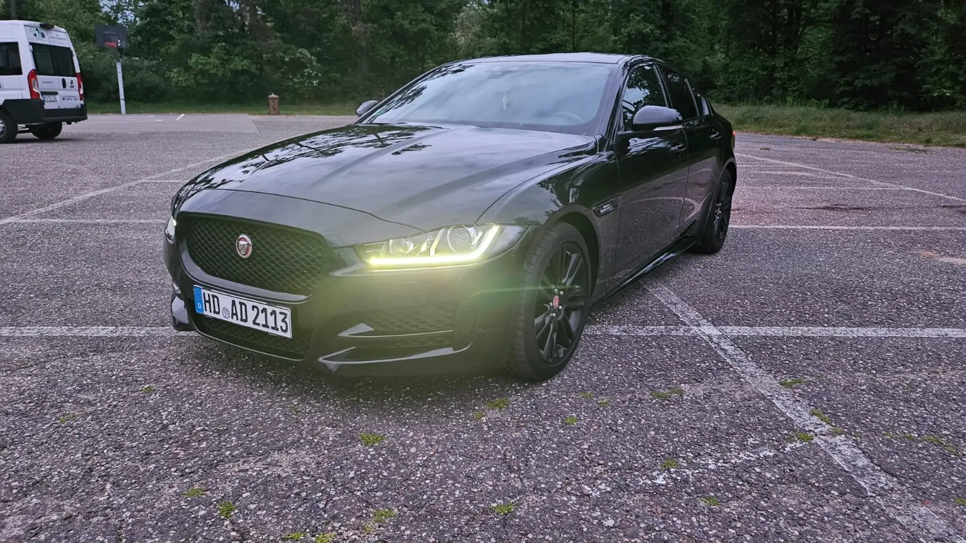 Jaguar XE 2.0d i4 R-Sport 180cv auto my19 - 1