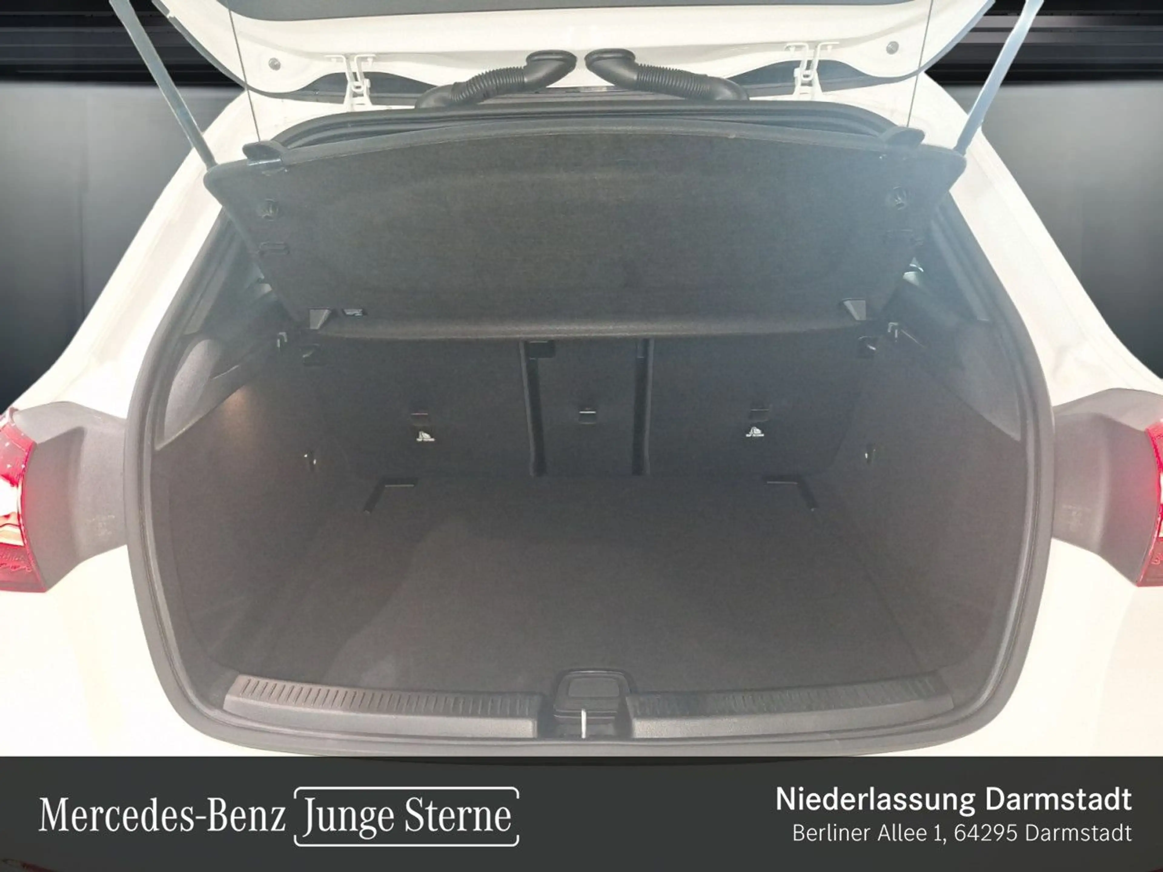 Mercedes-Benz A 180 d AMG+AHK+LED+KAMERA+TOTW+KEYLESS+8G — photo 6