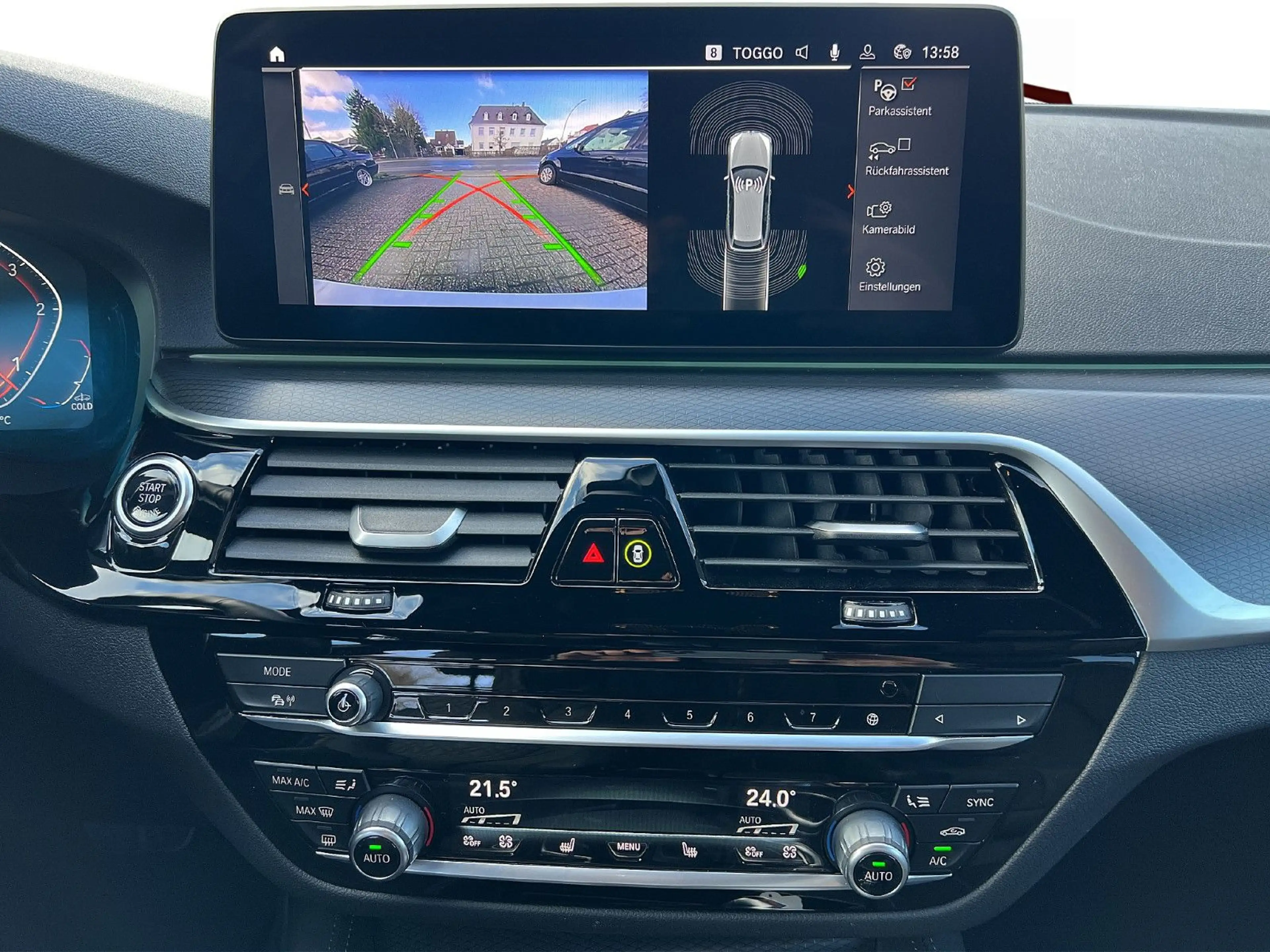 BMW 540 dA Touring xDrive M Sport Pro DA+ HK — photo 15