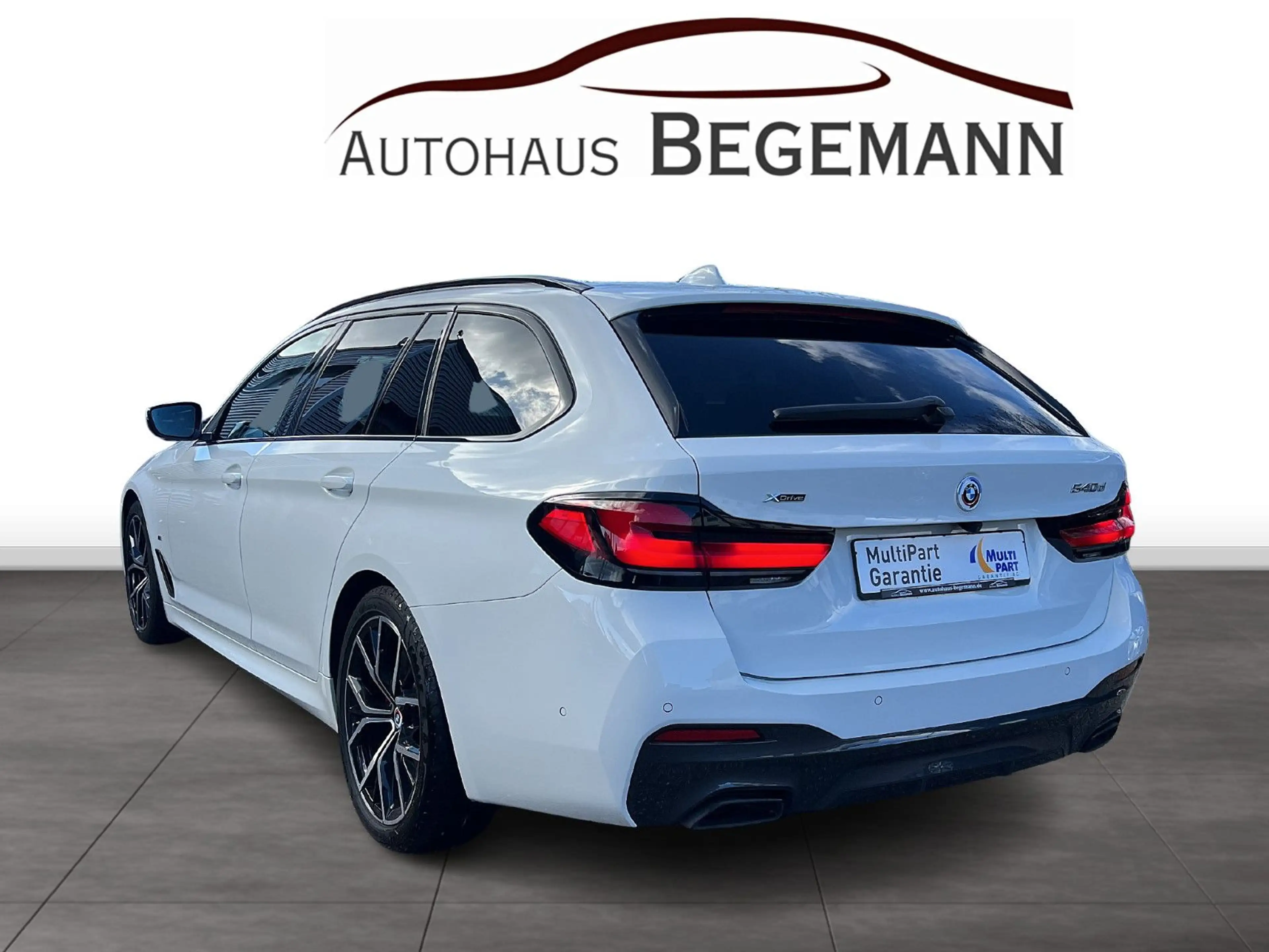 BMW 540 dA Touring xDrive M Sport Pro DA+ HK — photo 3