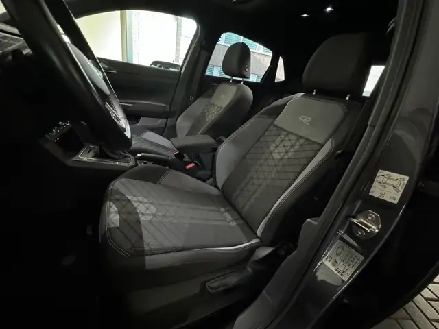 Volkswagen Polo view 10