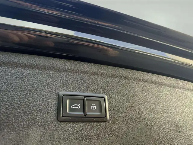 Audi Q5 view 11