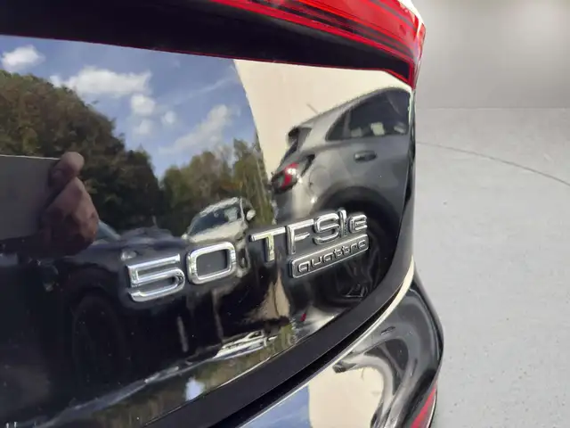 Audi Q5 view 9