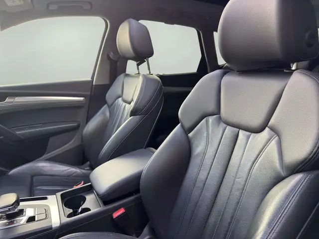 Audi Q5 view 14