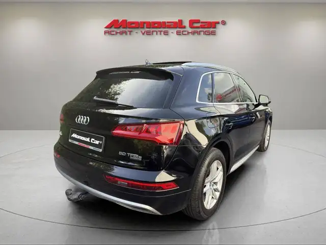 Audi Q5 view 8