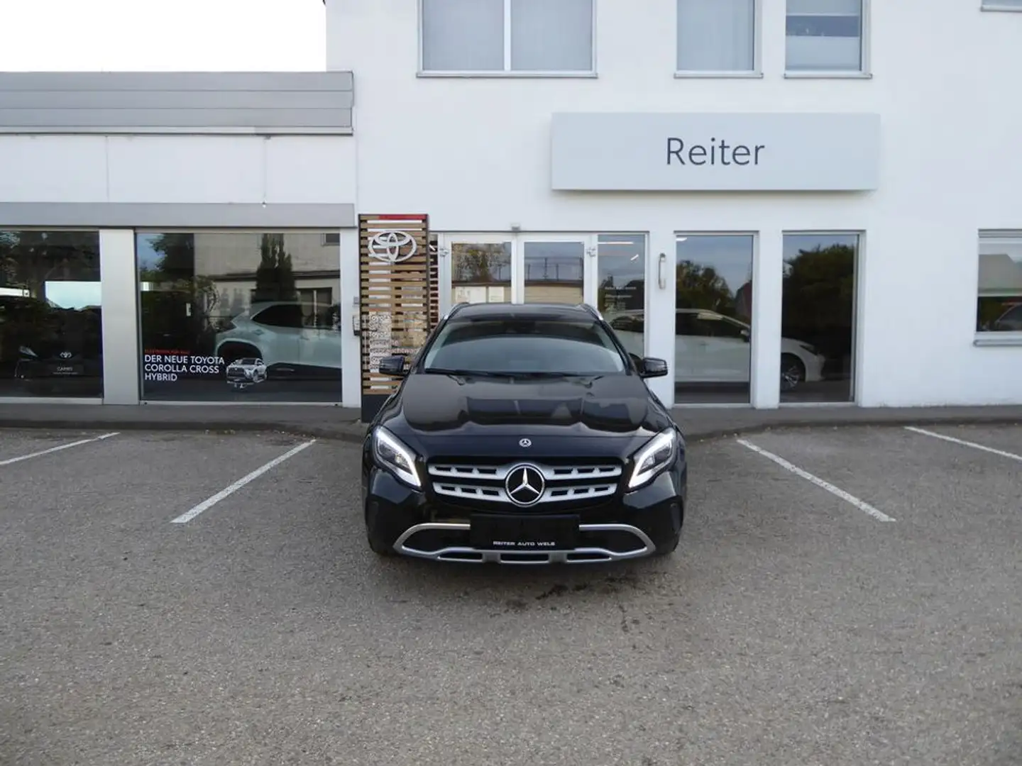 Mercedes-Benz GLA 180 CDI Aut. *LED*KAMERA* Negro - 1