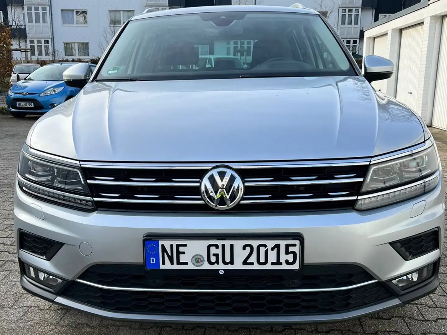 Volkswagen Tiguan HighlineBMT/Start-Stopp Rückfahrkamera Grau - 1