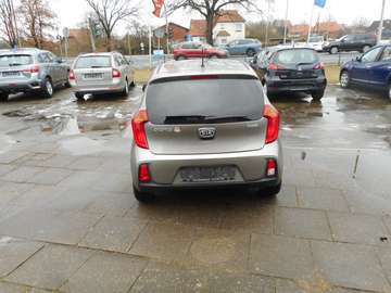 Bild 8 Kia Picanto 5-Türer 1.2 Dream Team Edition