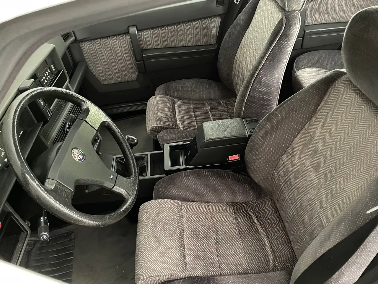 Alfa Romeo 75 2.0i ts, foto 11