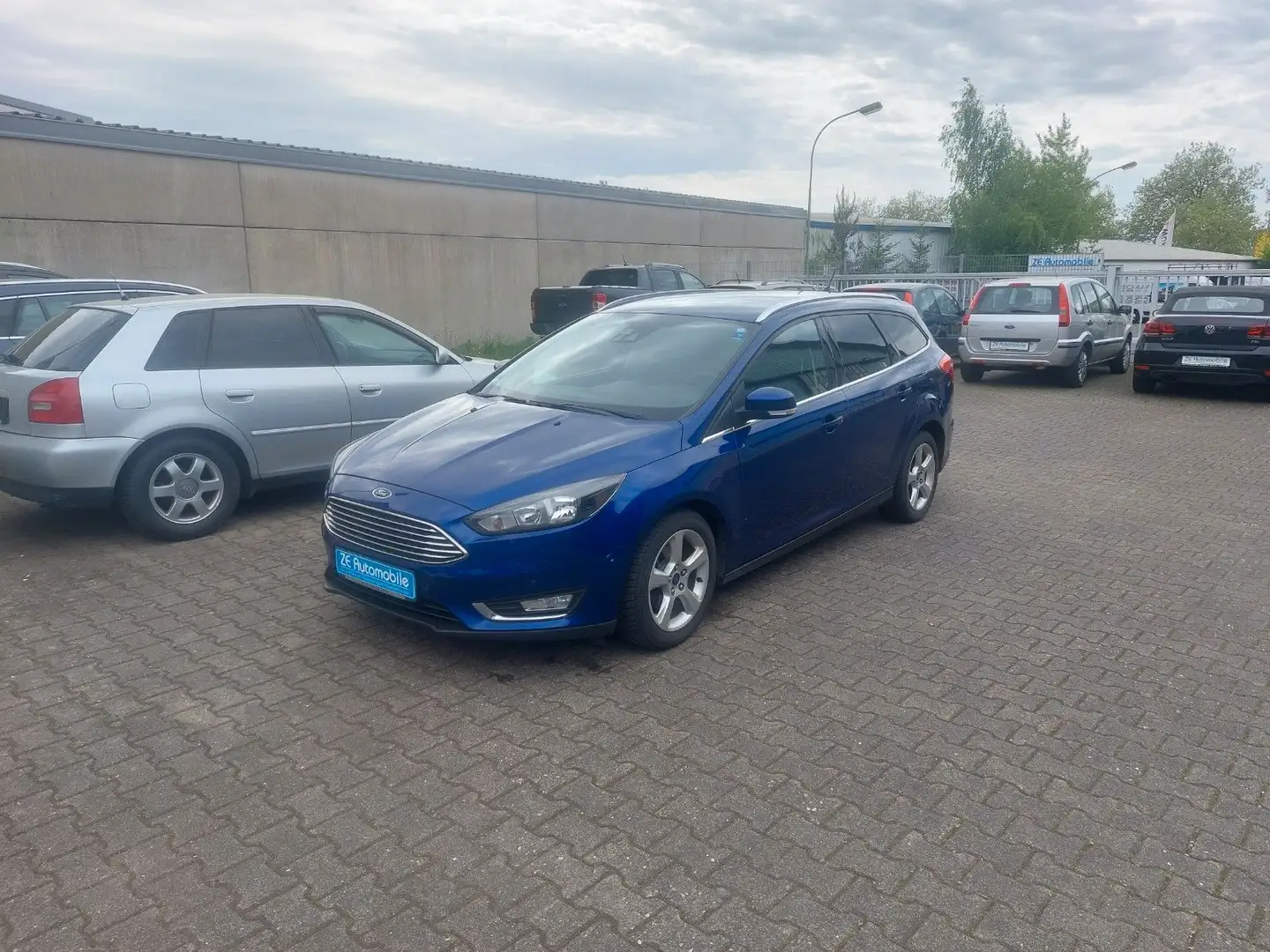 Ford Focus Turnier Titanium Azul - 1