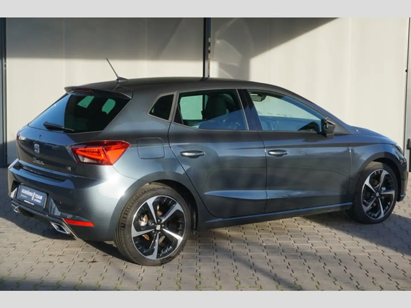 SEAT Ibiza 1.0 TSI DSG FR LED ACC PDC RFK Grau - 2