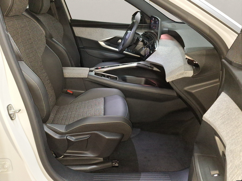 Peugeot 5008 1.2 Allure HYBRID 145e-DSC LED+SHZ+Kam. — photo 16