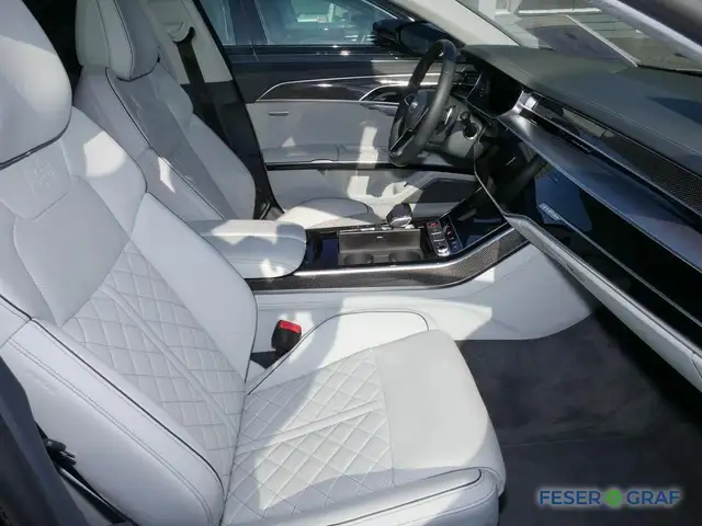 Audi S8 view 5