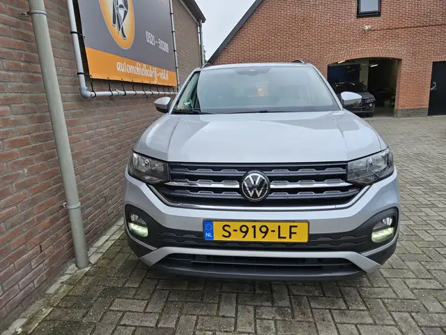 Volkswagen T-Cross view 2