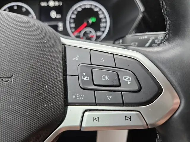 Volkswagen T-Cross view 17