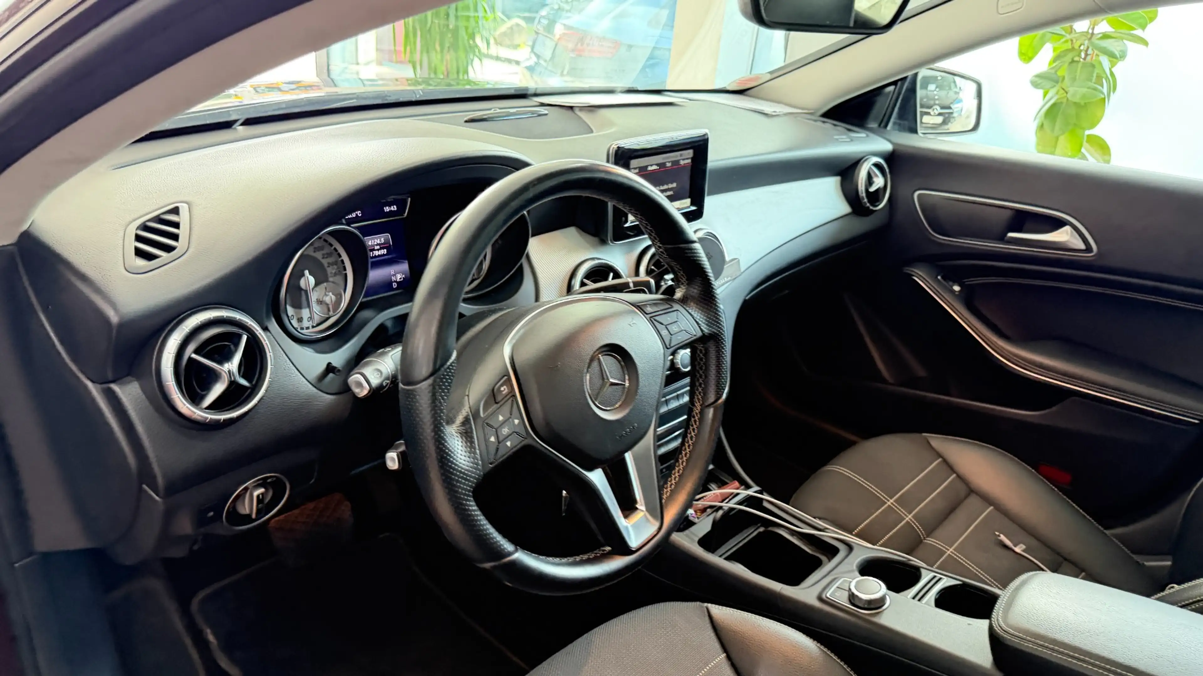 Mercedes-Benz CLA 220 CDI / d AMG LINE — photo 13