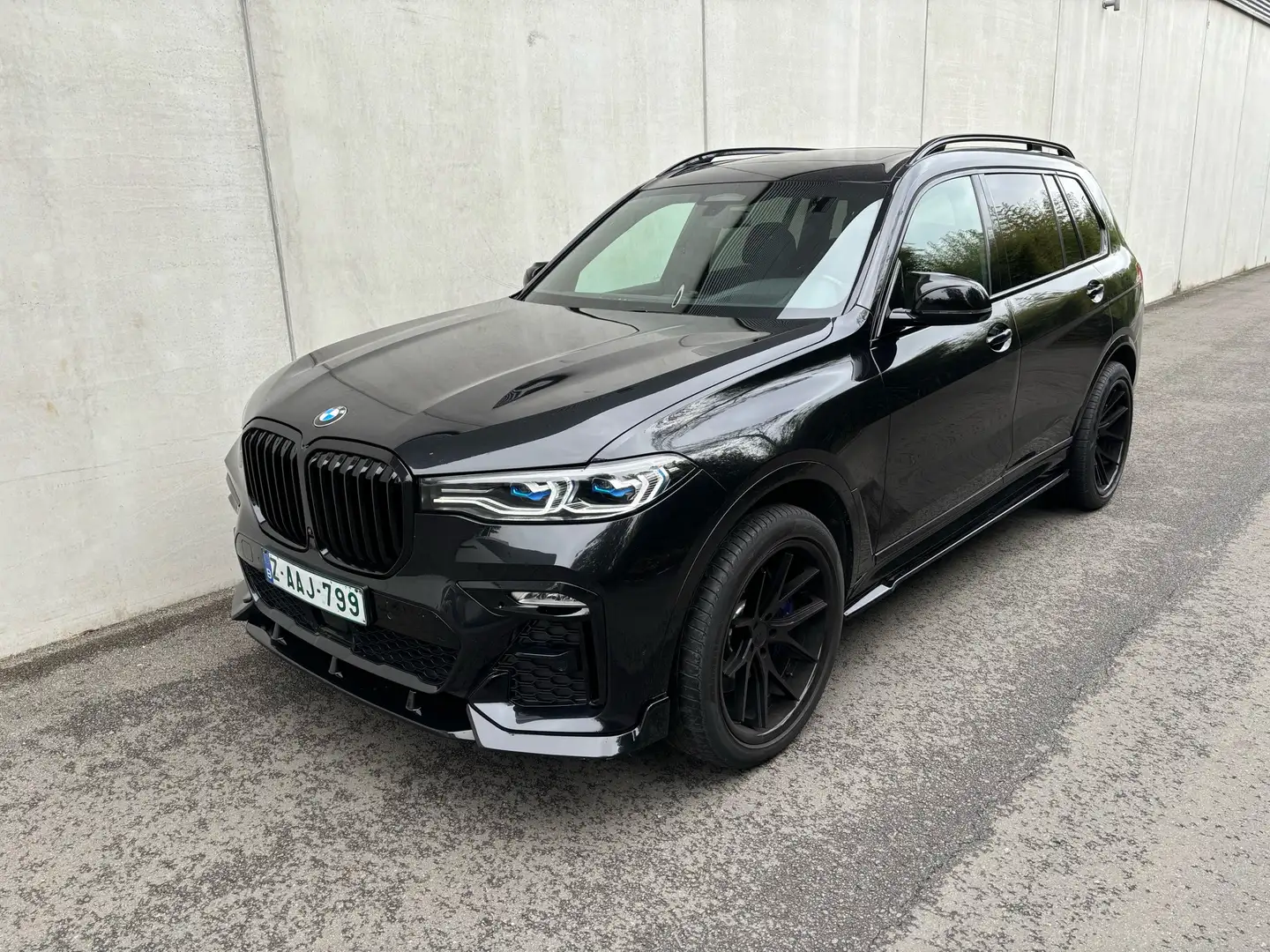 BMW X7 M M50/400CV/7 places/61.900 € Hors TVA Black - 2