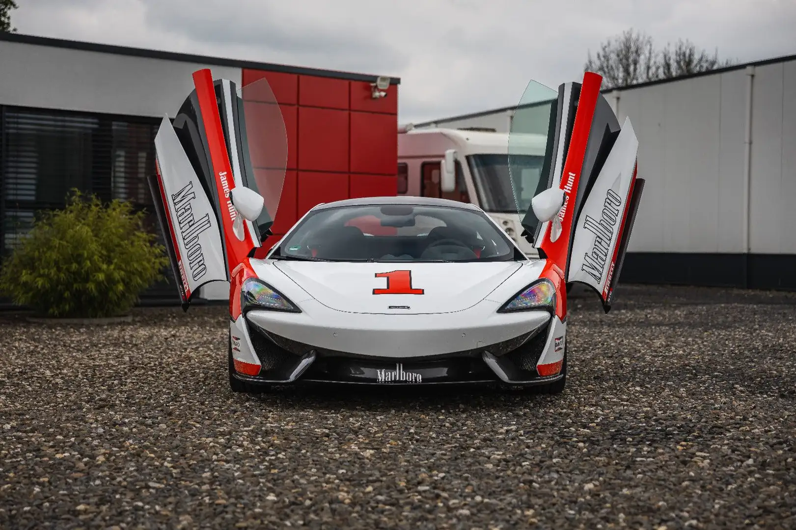 McLaren 570S * Track Pack * Lift *Ceramic-Brakes *J.Hunt Alb - 2