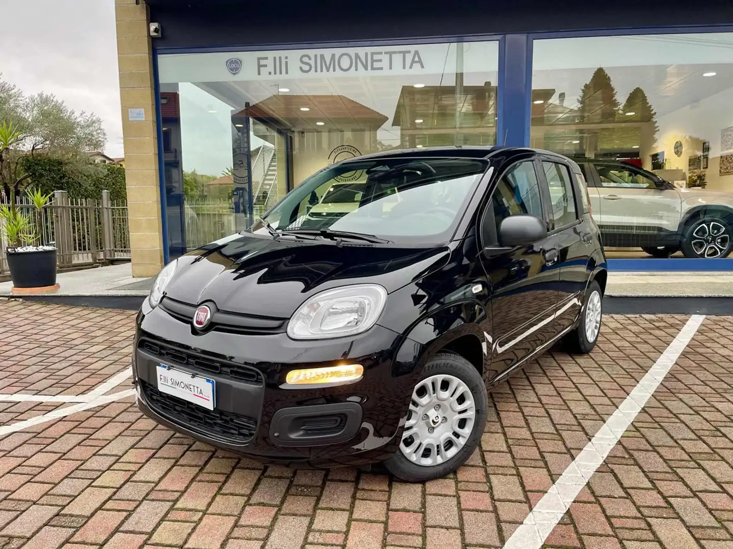 Fiat Panda 1.0 FireFly S&S Hybrid 70CV - KM0 Nero - 1