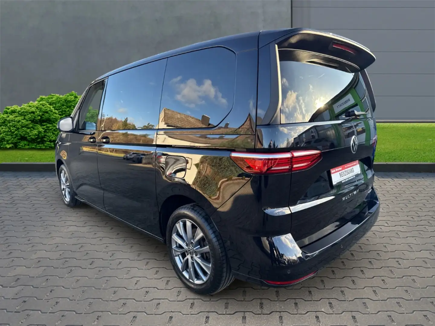 Volkswagen T7 Multivan eHybrid KÜ Sitzhzg+Tempomat+PDC Schwarz - 2