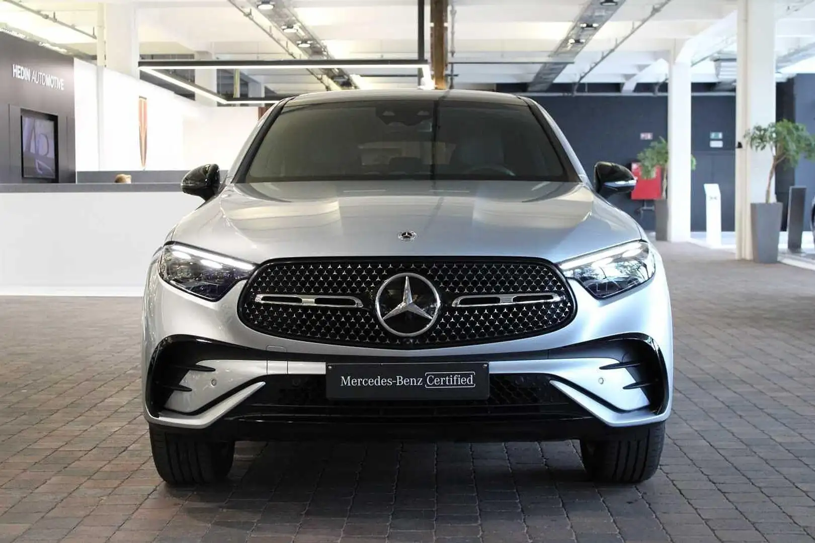 Mercedes-Benz GLC 300 e 4MATIC Coupé AMG Line | Panoramisch Dak | Memory Zilver - 2