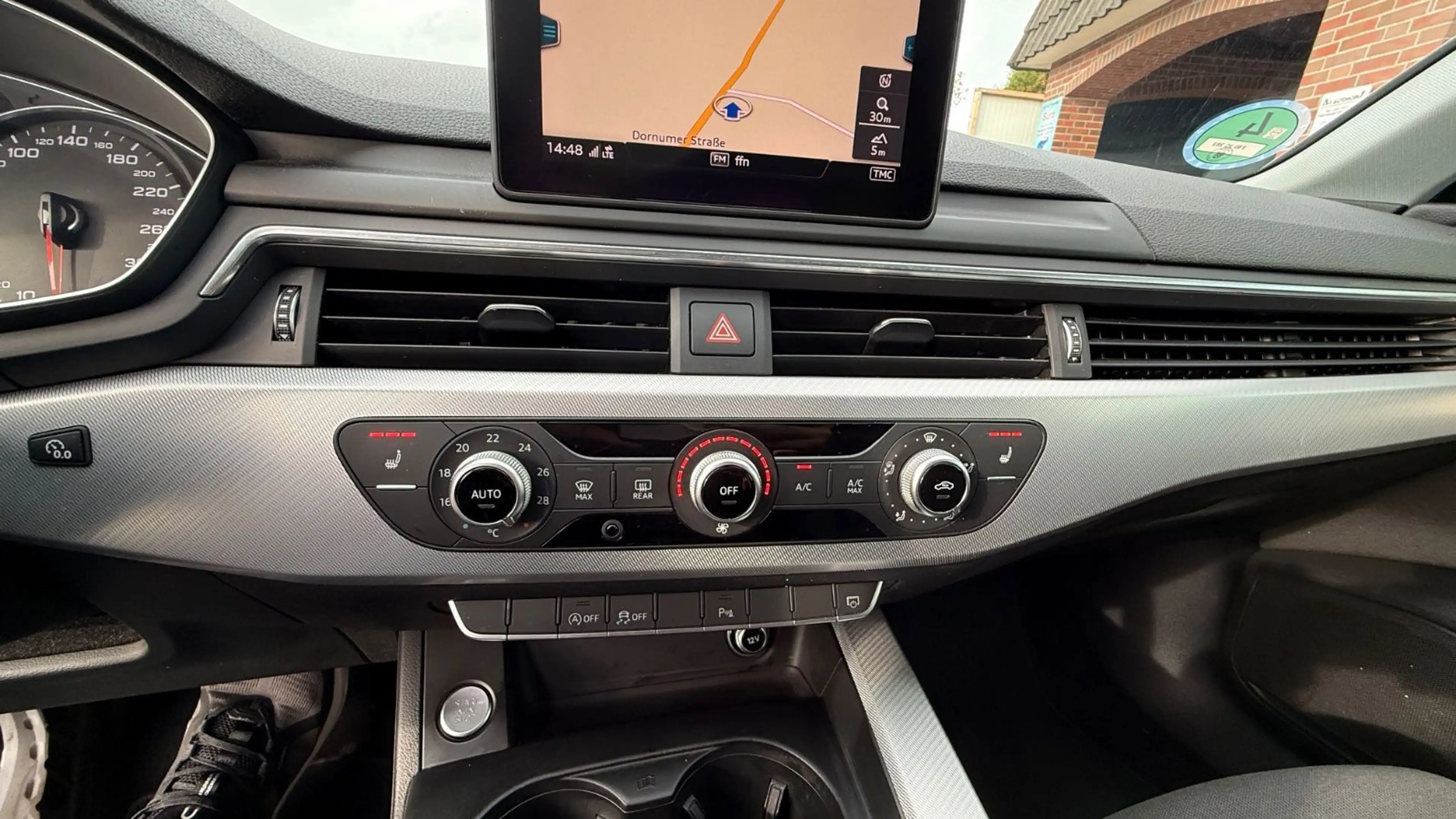 Audi A4 Avant 35 TDI sport TÜV INSP — photo 14