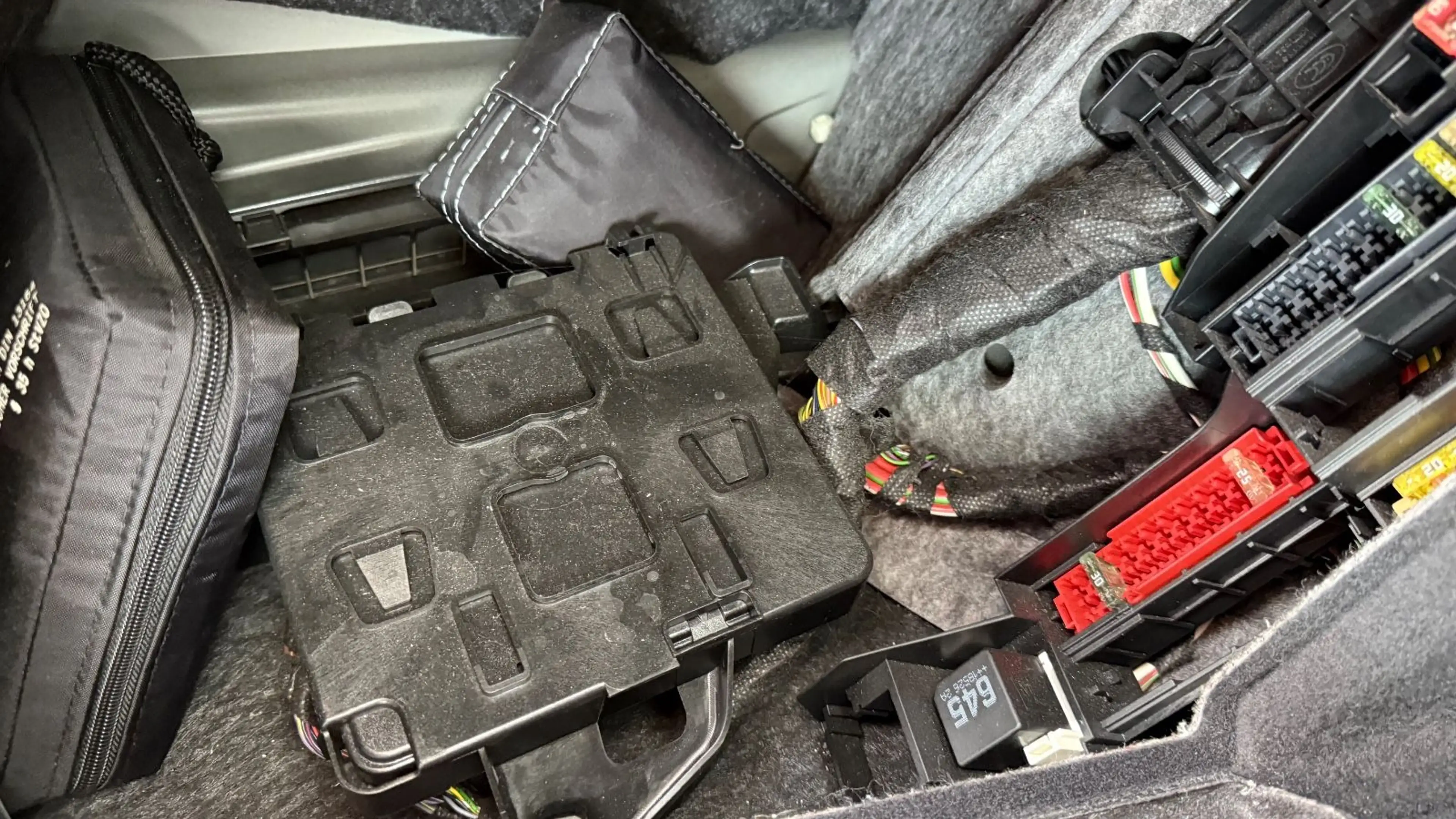 Audi A4 Avant 35 TDI sport TÜV INSP — photo 11