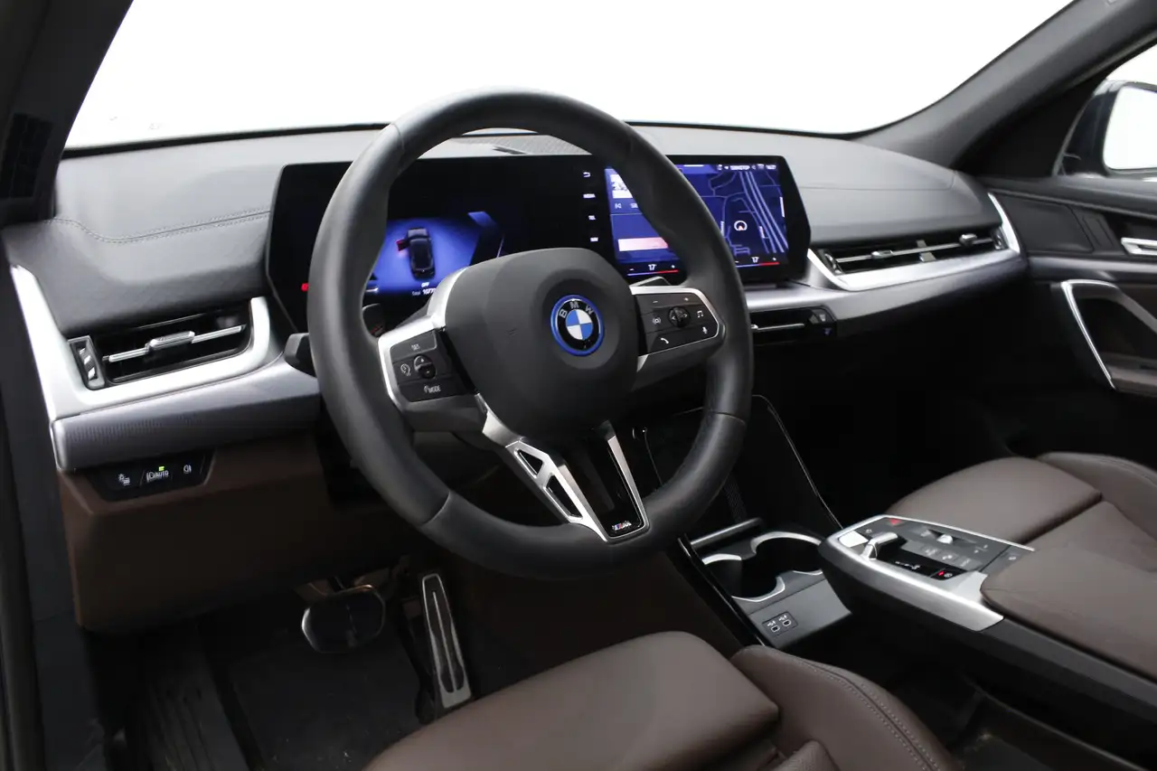 BMW IX2 EDRIVE20 M SPORT 204CH