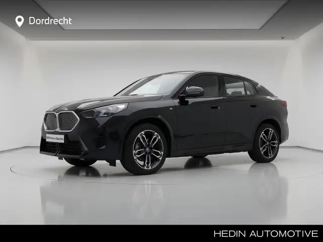 BMW iX2 eDrive20 67kWh | M-Sport | SOH 98,8% |19" | Voorbe