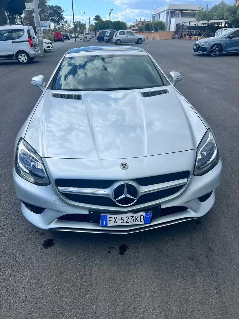 Mercedes-Benz SLC 300 SLC 300 Premium auto Srebrny - 1