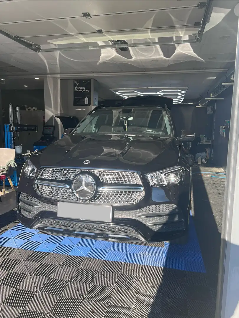 Mercedes-Benz GLE 400 d 4Matic Aut.(AMG-LINE) Schwarz - 1