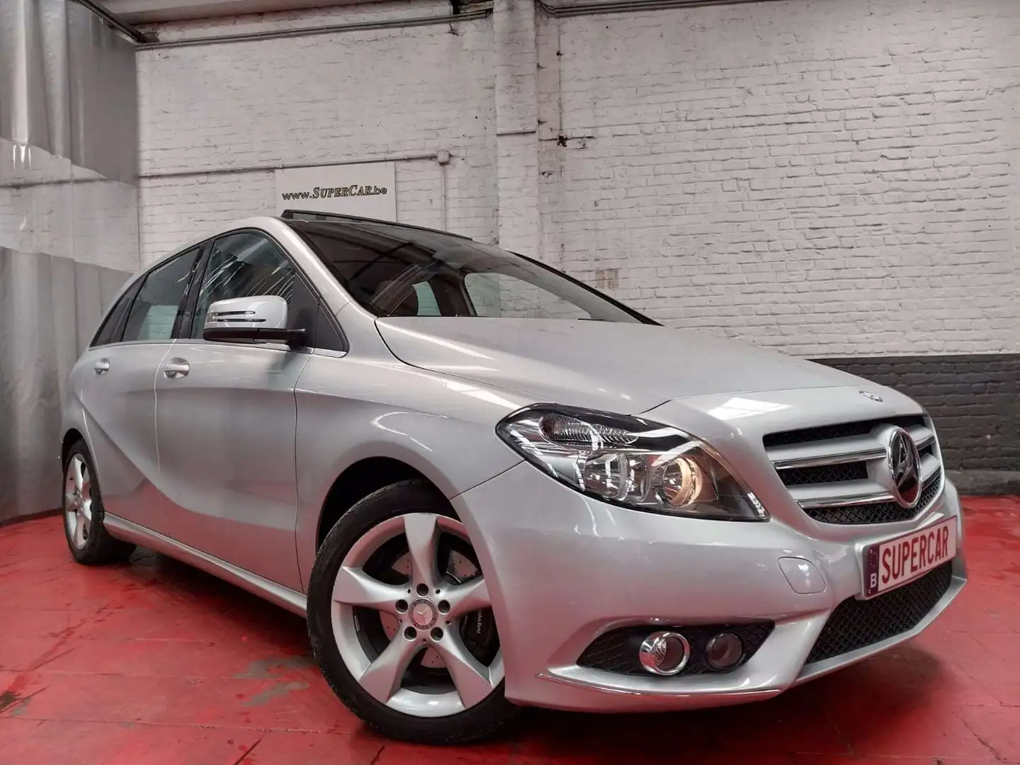 Mercedes-Benz B 200 * Toit Ouvrant * Cuir * 4 Jantes * 246 x 60 mois * Bronze - 1