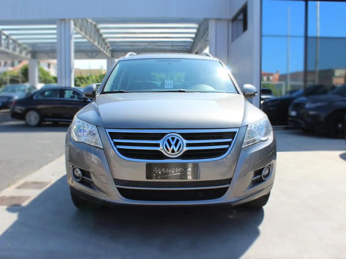 Volkswagen Tiguan 2.0 tdi Sport Gris - 2
