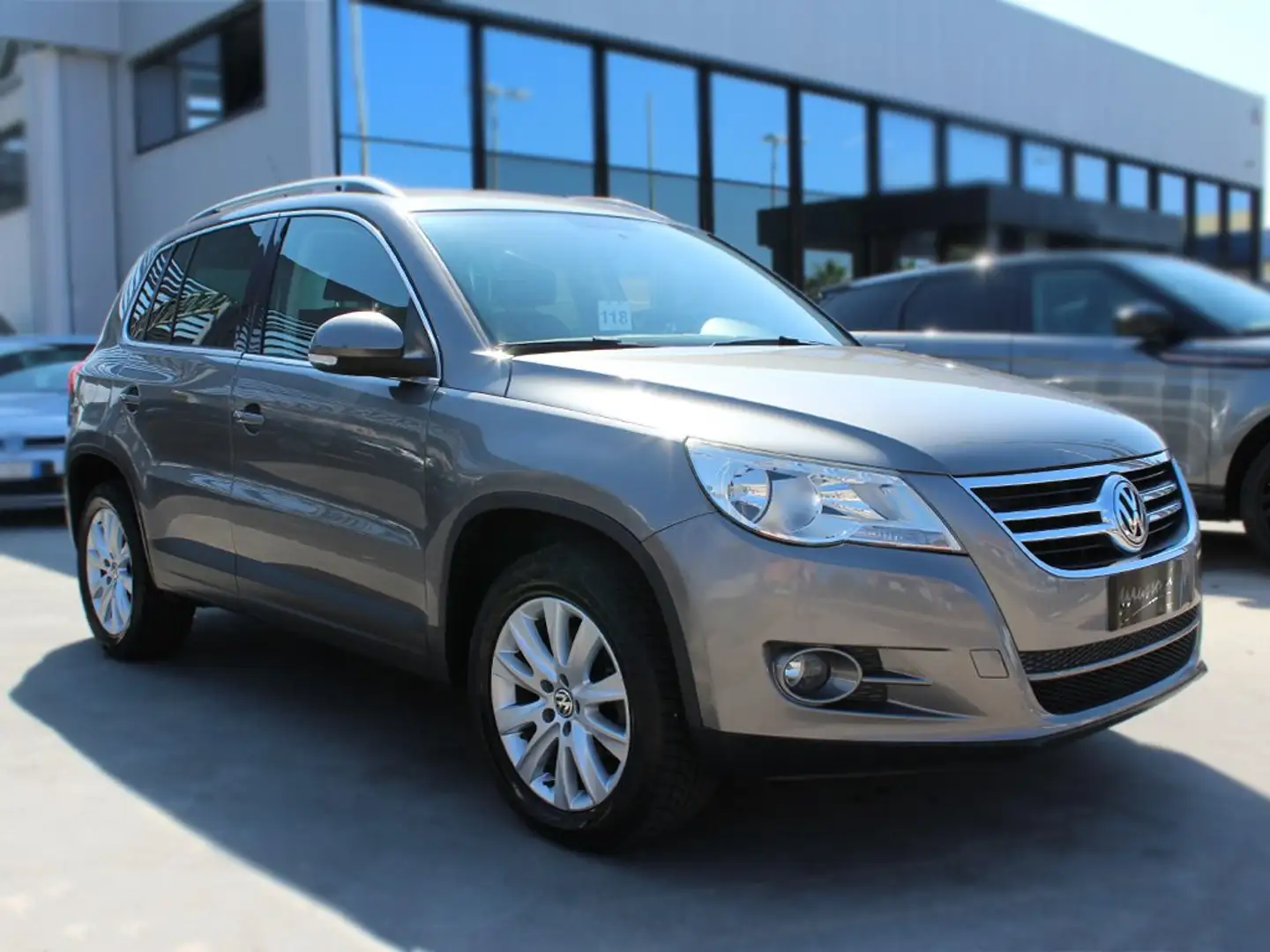 Volkswagen Tiguan 2.0 tdi Sport Gris - 1