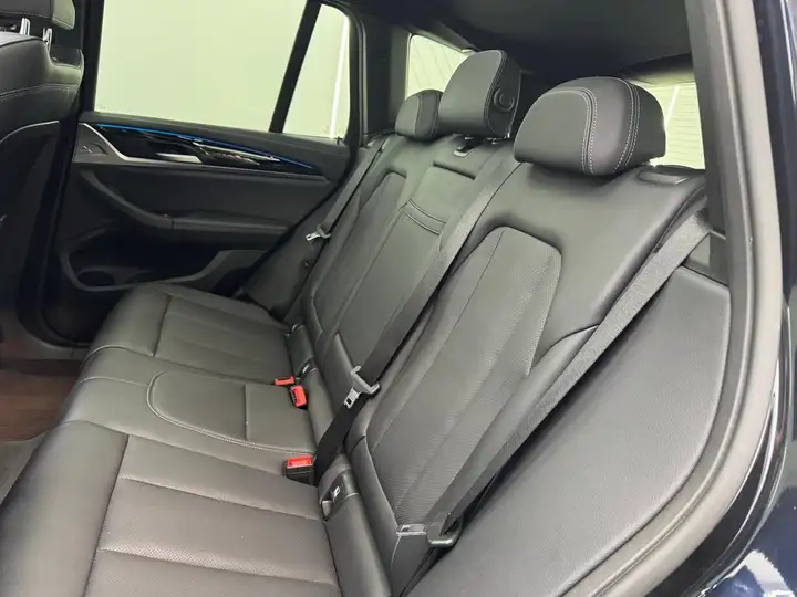 BMW IX3 2022, foto 36