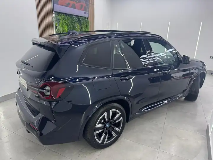 BMW IX3 2022, foto 7