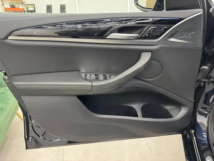BMW IX3 2022, foto 11