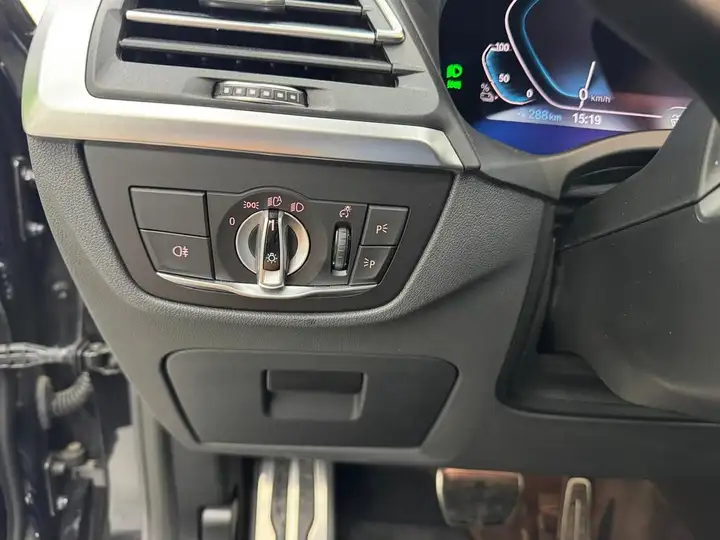 BMW IX3 2022, foto 16