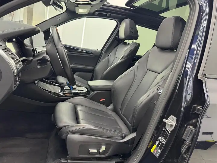 BMW IX3 2022, foto 15