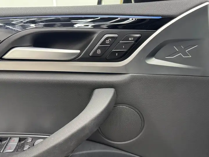 BMW IX3 2022, foto 12